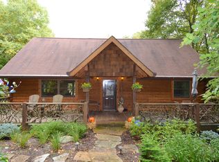 6 White Oak Forest Rd, Fairview, NC 28730