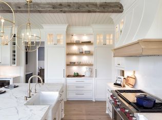 161 3rd St, Excelsior, MN 55331