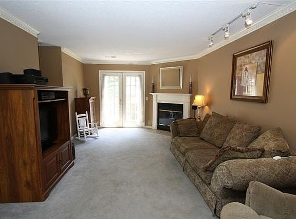 4th image of 5705 Collinwood Ct