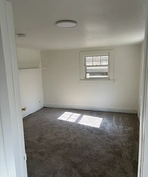 925 NE D St — Photo 5