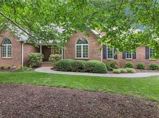 6024 Forest Trails Dr, Winston Salem, NC 27107