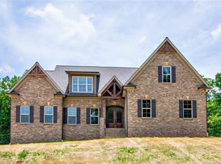 221 Yardarm Ct, Stokesdale, NC 27357