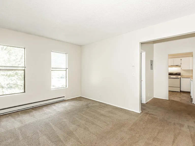 Grandview Apartments — Photo 19
