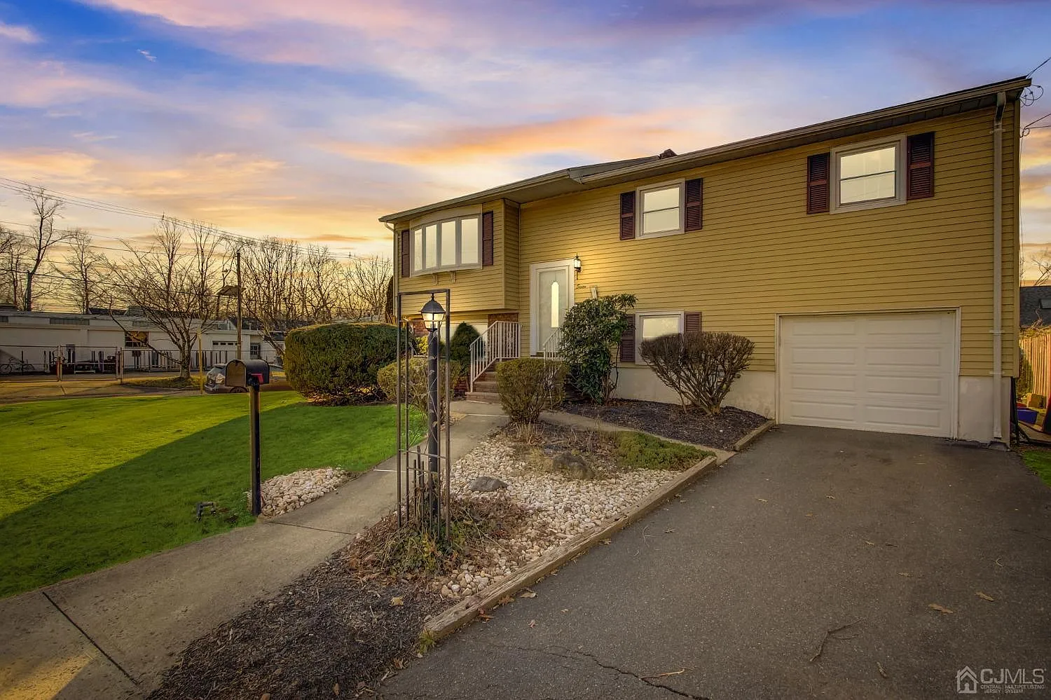 7 Ethel Pl photo 1