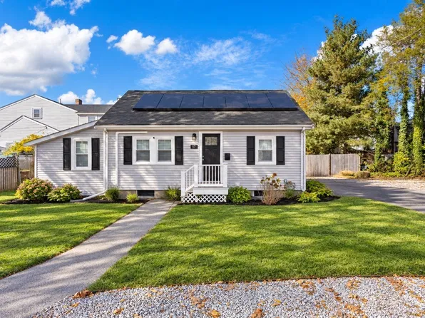 57 Brewster Rd, Weymouth, MA 02191