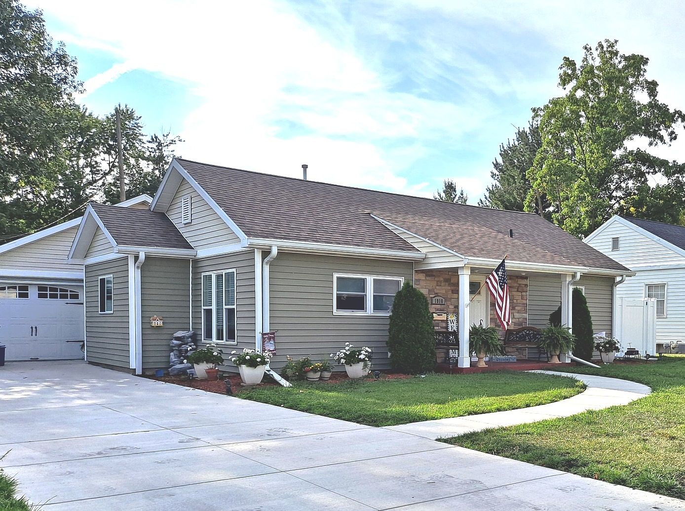 1910 Plum St, Peru, IL 61354 Zillow