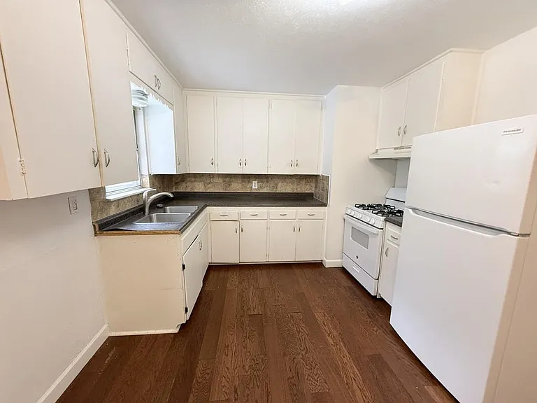 1005 S 11th St — Photo 13