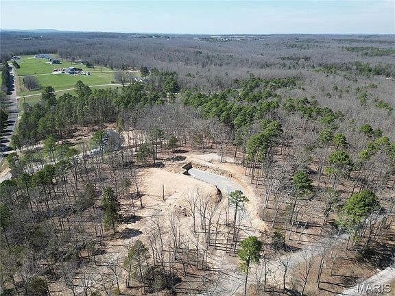 2nd image of 25 Tall Oak Dr