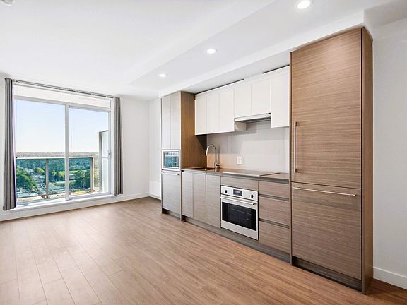 3rd image of 13615 Fraser Hwy #1501