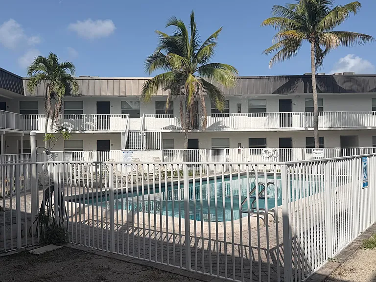 1470 N Dixie Hwy #16 — Photo 11