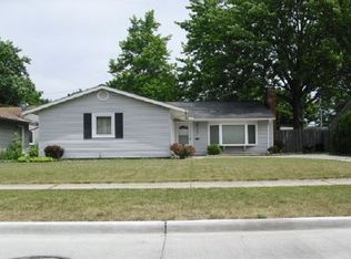 438 Nobottom Rd, Berea, OH 44017