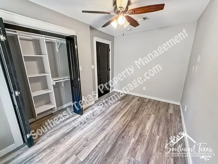 990 Springdale St — Photo 11