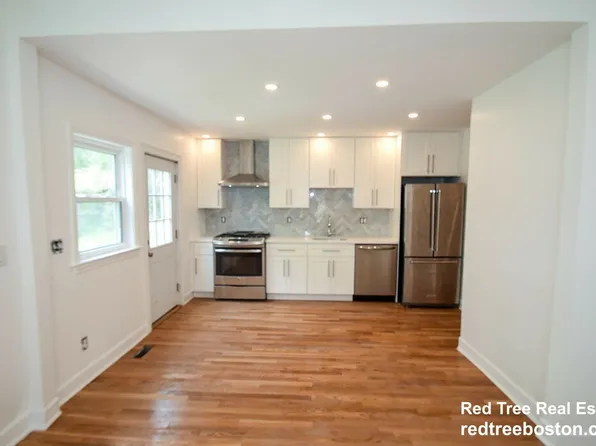 32 Cedar St, Boston, MA 02126