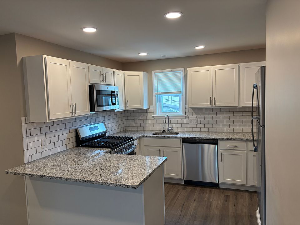 1st image of 837 W Main St APT 1