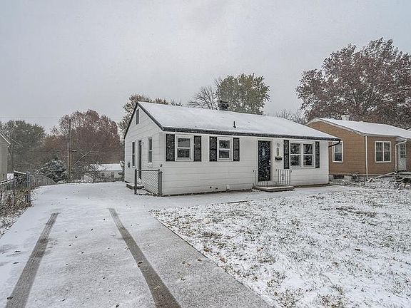 3rd image of 1709 N Dodgion Ave