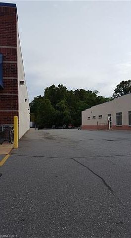 2nd image of 1352 Charlotte Hwy