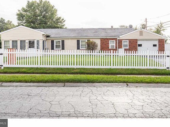 2nd image of 402 Talladega Dr