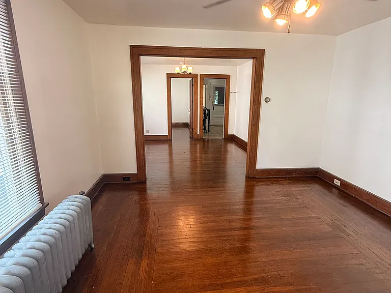 308 Roosevelt Ave #1S — Photo 4
