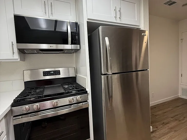 28465 Felix Valdez Ave — Photo 6