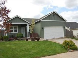 1832 S 61st St, Springfield, OR 97478