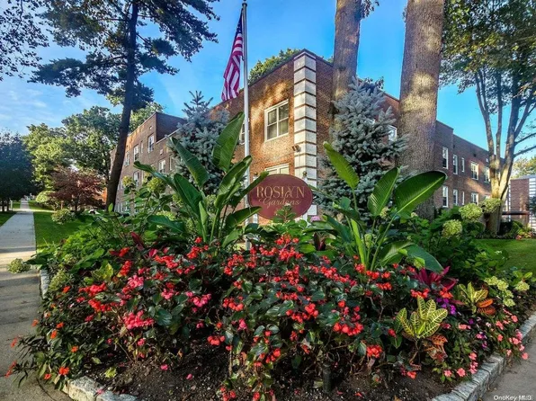 1 Edwards Street #1D, Roslyn Heights, NY 11577
