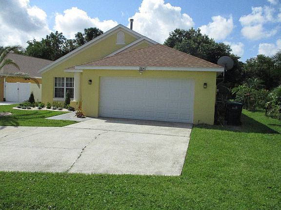 3rd image of 6642 Shadow Oak Ln