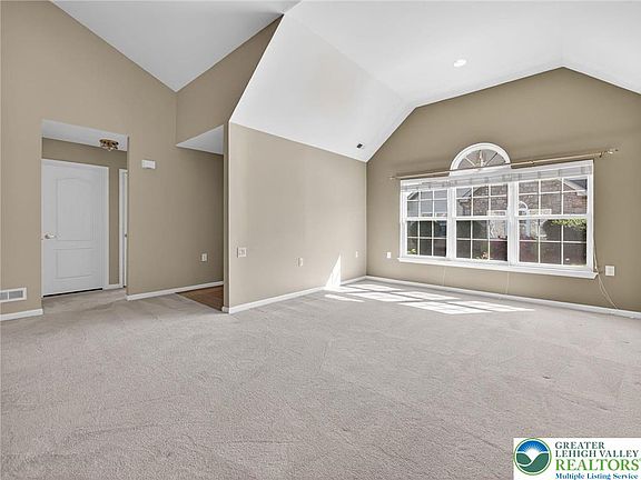 4th image of 2879 Donegal Dr