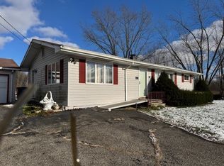 4237 New Castle Rd, Pulaski, PA 16143
