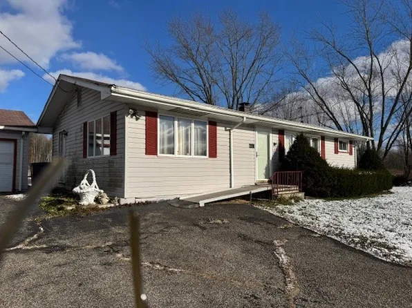 4237 New Castle Rd, Pulaski, PA 16143