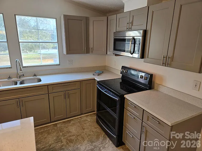 1718 Measmer St — Photo 22