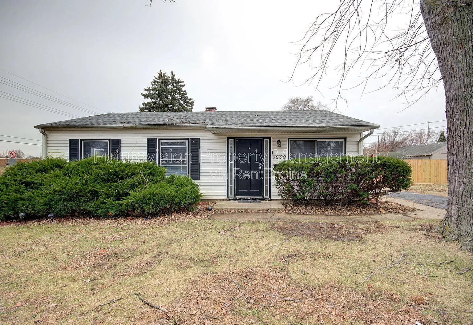 3 bed, 1.0 bath, $1,975 — Photo 1