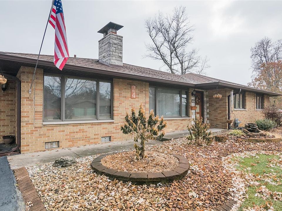 1st image of 24 Oaklawn Dr