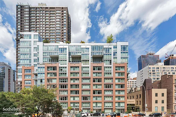 Sold by Sotheby's International Realty | media 27