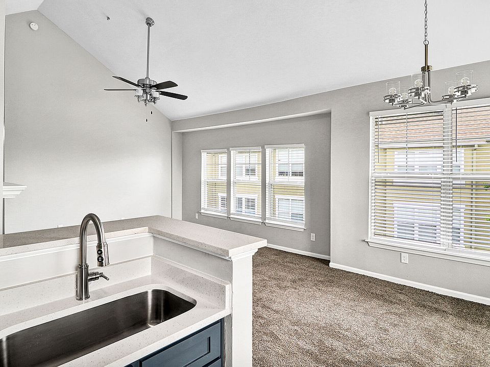 Kitchen, Dining and Living Room Vintage at Zona Rosa