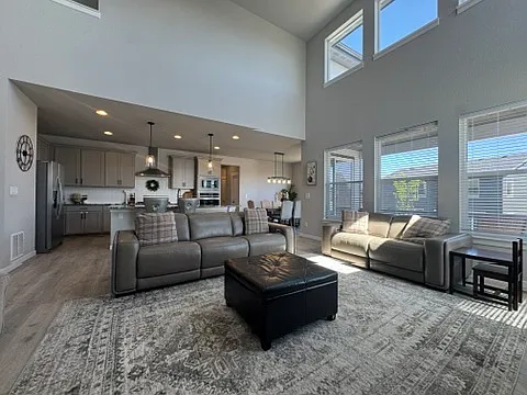 7983 Pennydale Dr — Photo 11