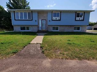 520 8th St, Calumet, MI 49913