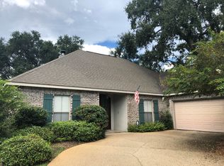 913 Bent Tree Cir, Pass Christian, MS 39571