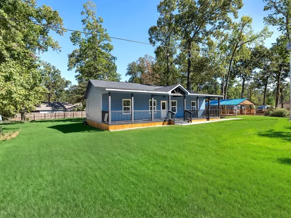 194 Pine Needle St, Onalaska, TX 77360