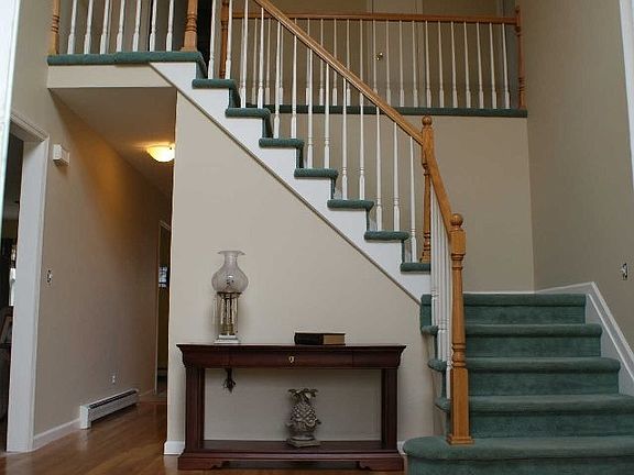 2nd image of 11 Club House Ct