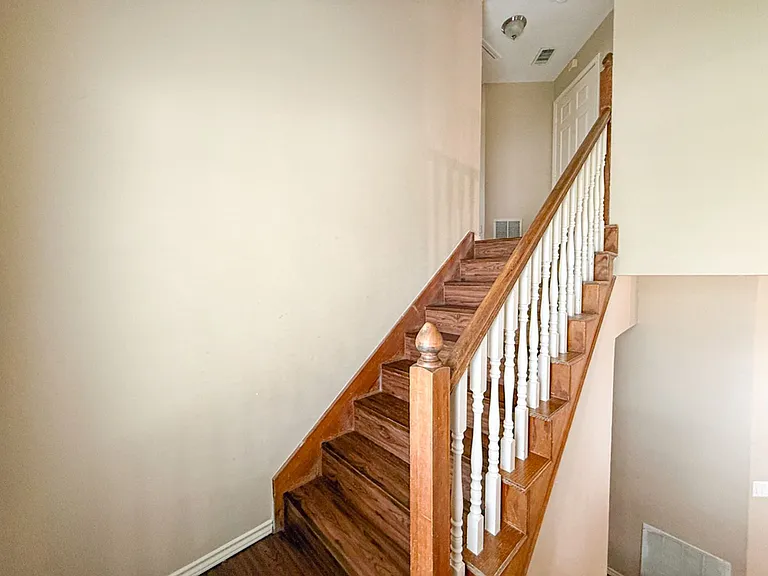 8902 Bayshore Ln — Photo 25