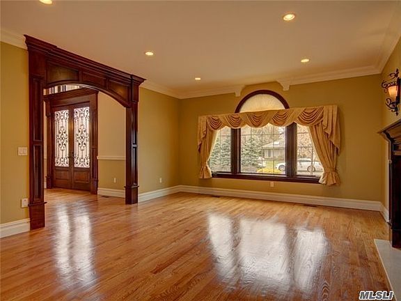4th image of 110 Percheron Ln