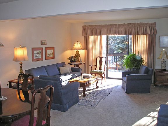 4th image of 2522 Traver Blvd