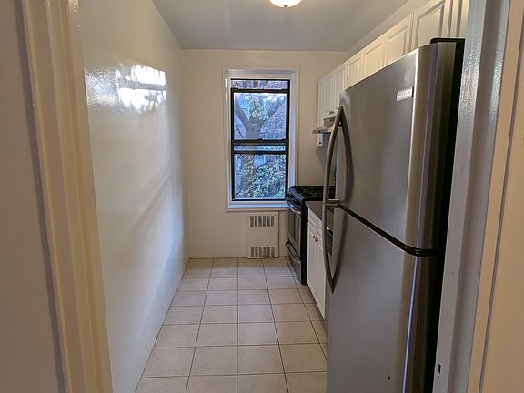 3rd image of 6400 Saunders St APT 3K