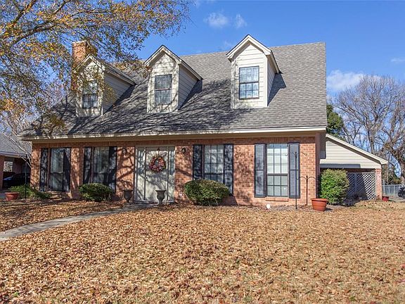 2nd image of 1924 Still Oaks Dr