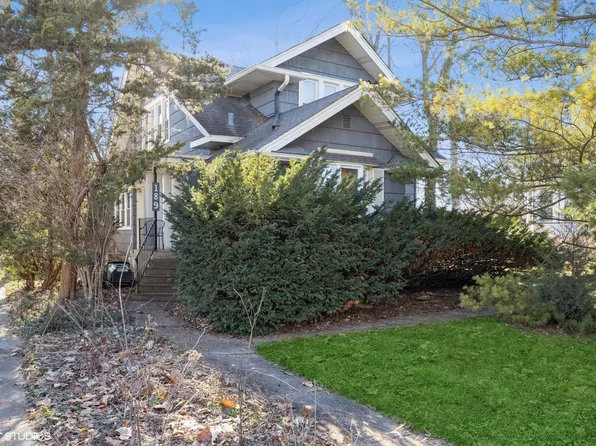 189 N Delaplaine Rd, Riverside, IL 60546