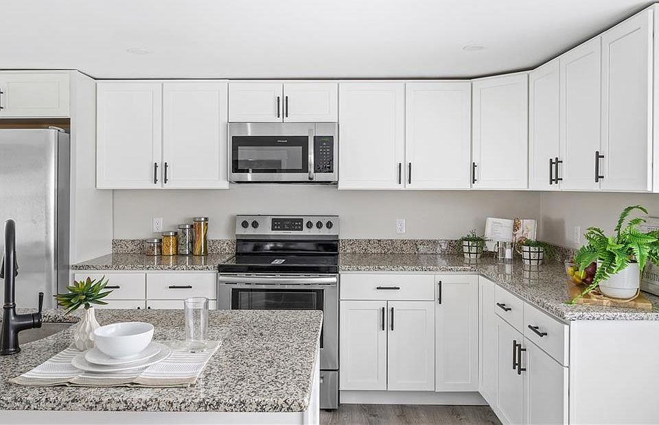 1st image of 3 Carlton Ave
