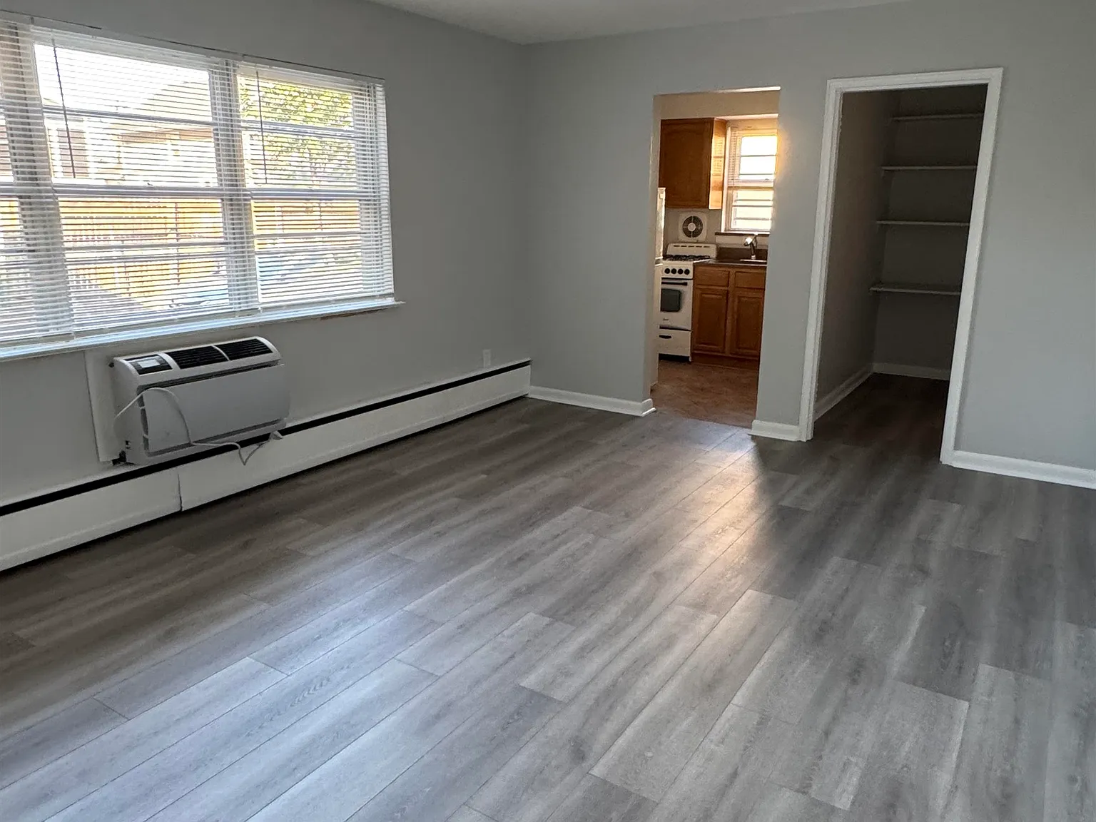 Studio, 1.0 bath, $1,675 — Photo 2