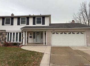 14749 Williamsburg Dr, Riverview, MI 48193