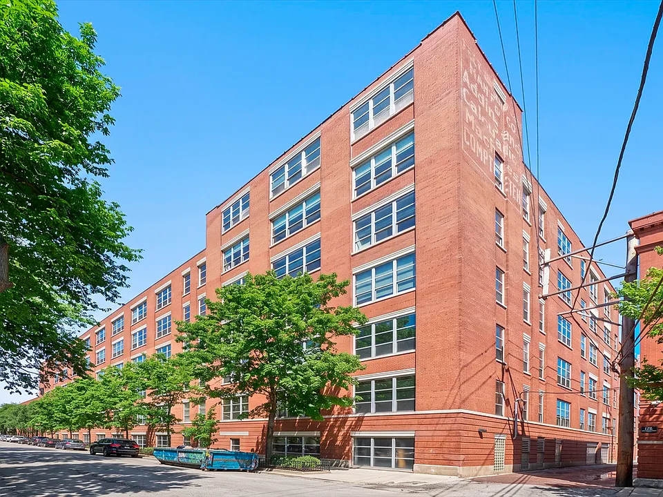 1735 N Paulina St #611