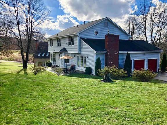 Spacious backyard making it the perfect place to entertain and run!